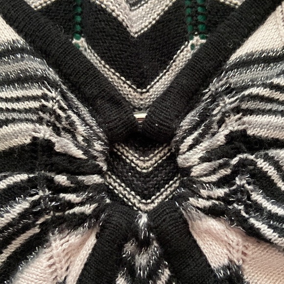 Stunning Pink Black Silver Keyhole INC Chevron Sweater; 1-of-a-kind! Sz Sm. - Picture 4 of 6
